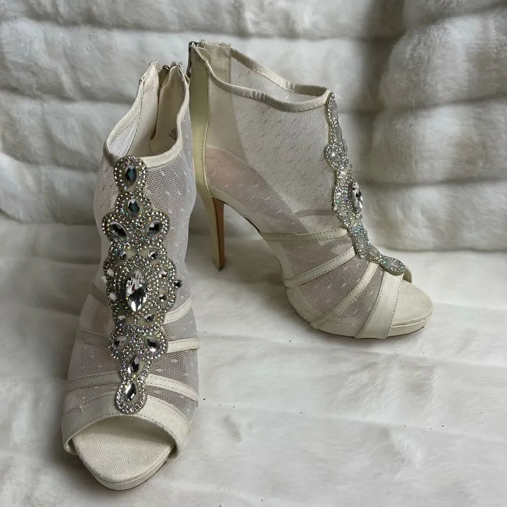 De Blossom collection beige iridescent textile & mesh ankle platform heels SZ10